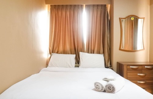 Suko Manunggal Hotel | Vibrant and Spacious 2Br + 1 Apartment at Taman Beverly