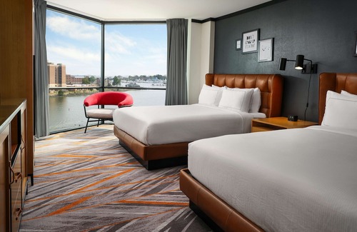 Victoria Boulevard Historic District Hotel | The Landing at Hampton Marina, Tapestry Collection by Hilton