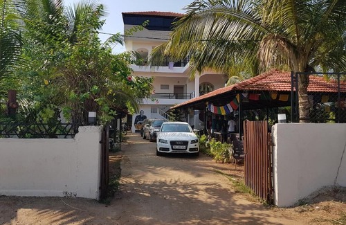 Mandrem Hotel | Moustache Goa CoWork Hostel