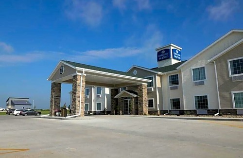 Winterset Hotel | Cobblestone Inn & Suites - Winterset, IA