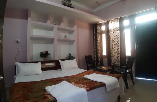 Orchha Hotel | Shree Ram Homestay
