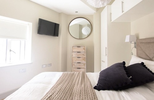 Mayfair Hotel | The Soho Loft - Elegant & Modern 1Bdr in Soho