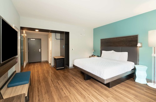Knoxville Hotel | Tru by Hilton Knoxville North I75