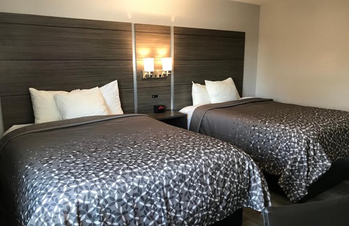 Clearwater Hotel | HomeTown Inn