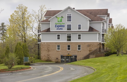 White River Junction Hotel | Holiday Inn Express Hotel & Suites White River Junction, an Ihg Hotel