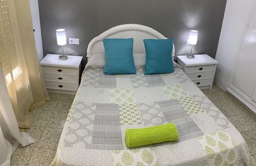 Alicante Hotel | Delightful 3 Bedroom Apartment with Terrace Esp1ev