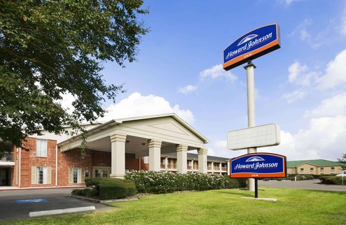 Beaumont Hotel | Howard Johnson by Wyndham Beaumont