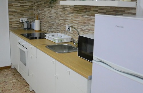 Alicante Hotel | Superb 1 Bedroom Apartment with Gallery Cb7ev