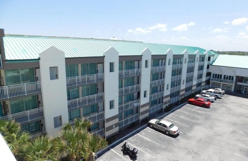 Davis Hotel | Boardwalk Inn and Suites