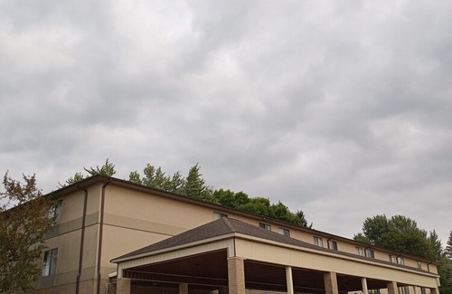 Maquoketa Hotel | Econo Lodge