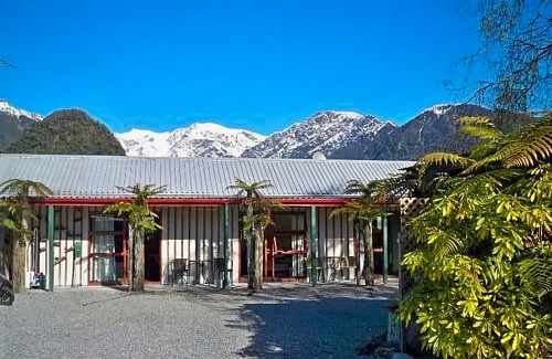 Franz Josef Glacier Hotel | Glow Worm Accommodation