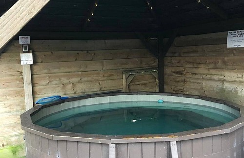 Eye Hotel | Oak Lodge Retreat