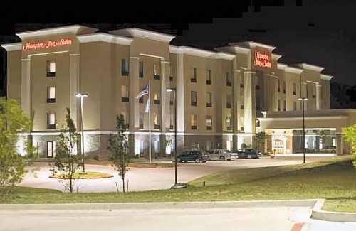 Mount Pleasant Hotel | Hampton Inn & Suites Mount Pleasant