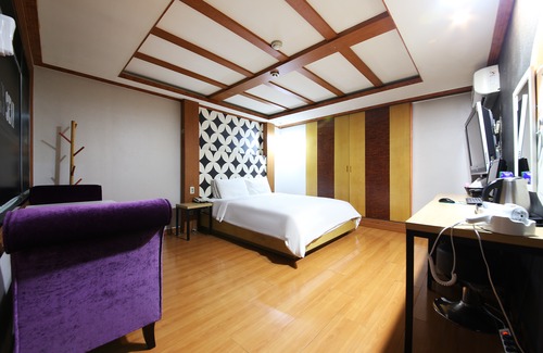 Jeonju Hotel | Jeonju Junghwasan-Dong Loving You