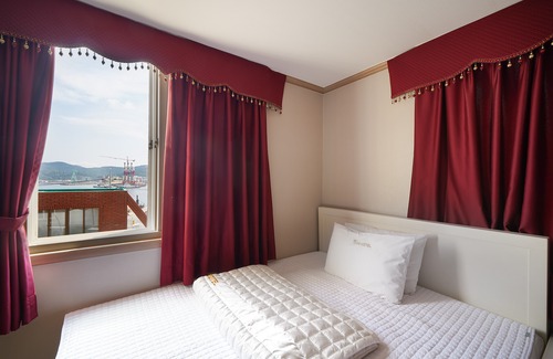 Chungmu Hotel | Tongyeong King