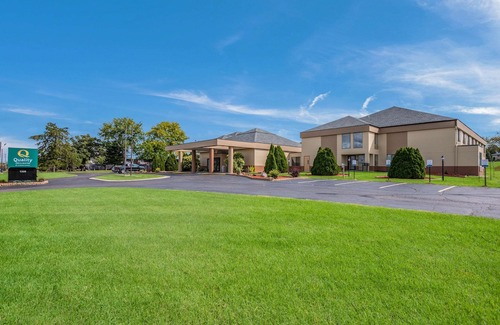 Fort Atkinson Hotel | Quality Inn & Suites