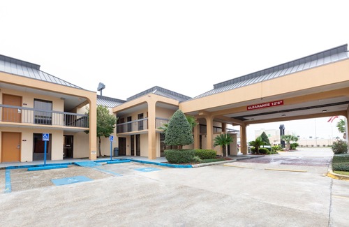 Broadmoor Hotel | OYO Hotel Baton Rouge Mid City