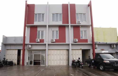Bandung Hotel | OYO 2183 Cibeureum Residence