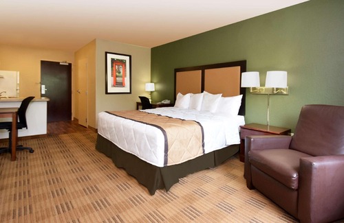 Red Bank - Tinton Falls Hotel | Extended Stay America Suites - Red Bank - Middletown