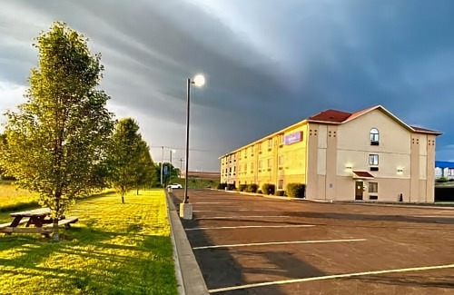 Paw Paw Hotel | Baymont by Wyndham Paw Paw
