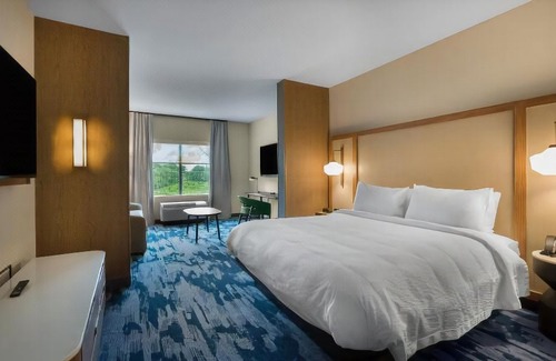Statesville Hotel | Fairfield Inn & Suites by Marriott Statesville