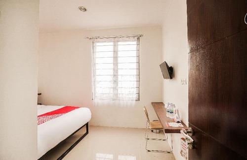 Bandung Hotel | OYO 2183 Cibeureum Residence