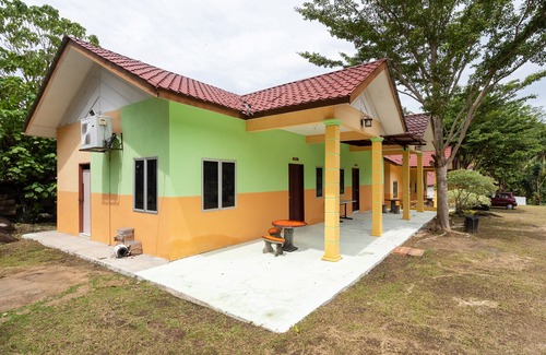 Gadong Hotel | SPOT ON 89906 Kendong Village Resort