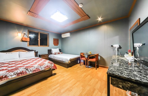 Somun Hotel | Geojedo Gohyeon Manhattan