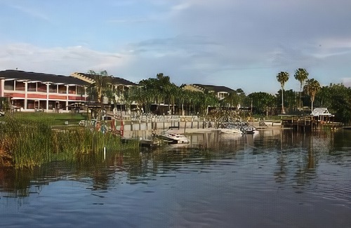 Cypress Gardens Hotel | Lake Roy Beach Inn - Winter Haven