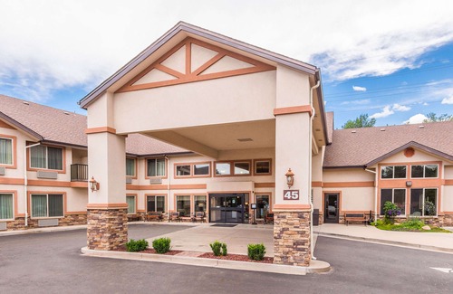 Manitou Springs Hotel | Magnuson Grand Pikes Peak