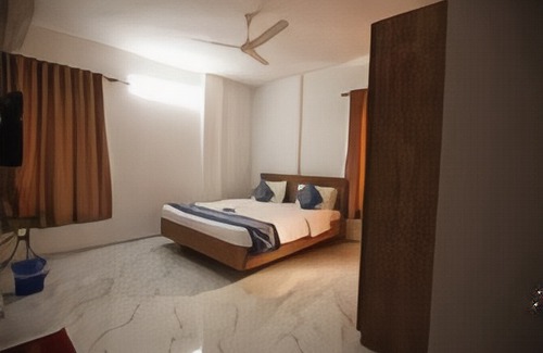Kalyani Nagar Hotel | MH12 Services Luxury Room Kalyani Nagar