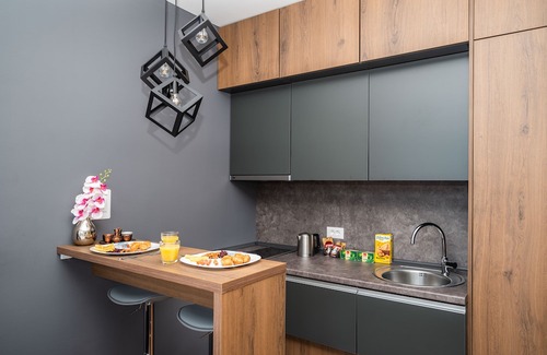 Old Town Hotel | Modern and Bright Studio - Main Street