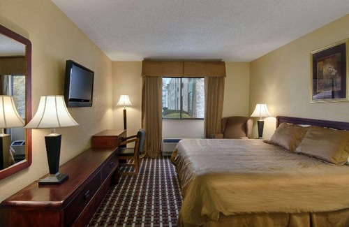 Hillsborough Hotel | Days Inn by Wyndham Hillsborough