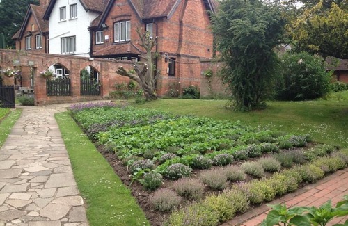 Hurley Hotel | The Olde Bell