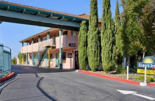 Pinole Hotel | Days Inn by Wyndham Pinole Berkeley