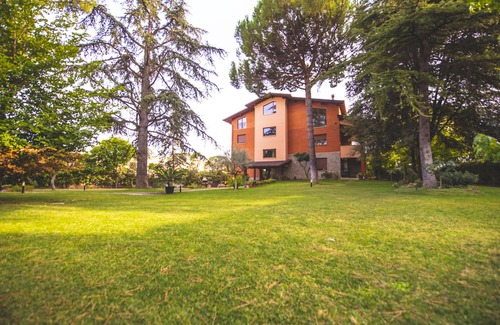 San Mariano Hotel | B&B Il Girasole