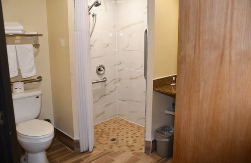 Mounds View Hotel | Days Inn by Wyndham Mounds View Twin Cities North