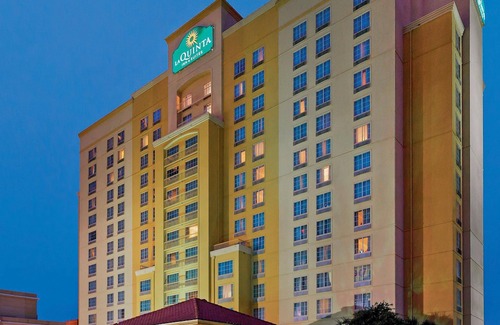 Downtown San Antonio Hotel | La Quinta by Wyndham San Antonio Riverwalk