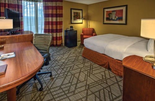 Oak Ridge Hotel | DoubleTree by Hilton Hotel Oak Ridge - Knoxville