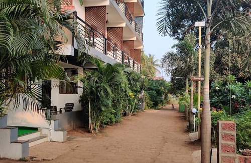 Morjim Hotel | Pleasure River Front