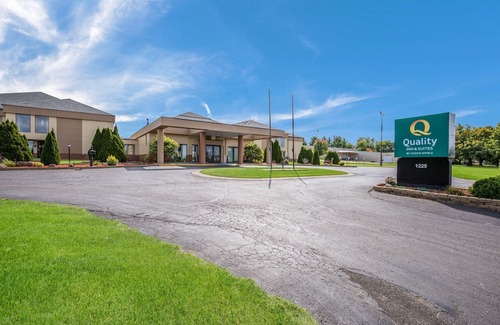 Fort Atkinson Hotel | Quality Inn & Suites