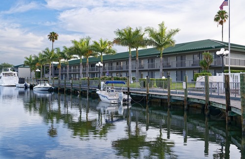 Whitfield Hotel | Ramada by Wyndham Sarasota Waterfront