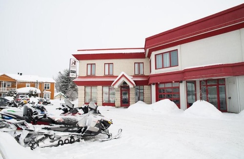 Amqui Hotel | Auberge l'Ambassadeur