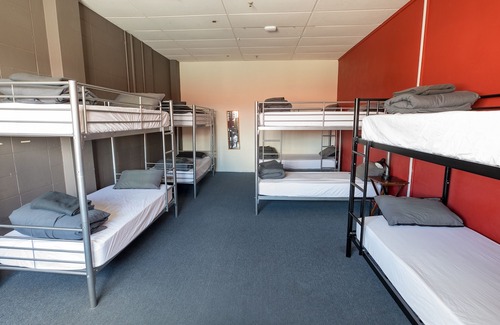 Rotorua Hotel | Rock Solid Backpackers Rotorua