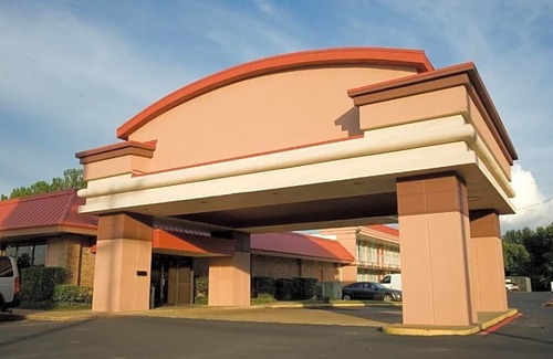 Palestine Hotel | Express Inn & Suites