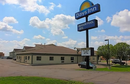 Watertown Hotel | Days Inn by Wyndham Watertown