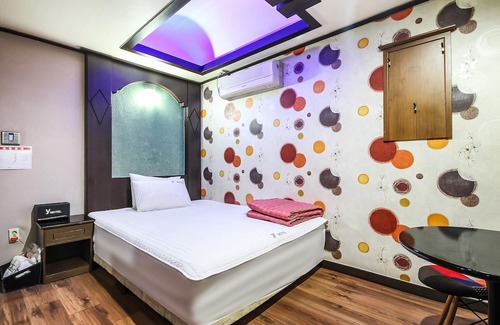 Somun Hotel | Geojedo Gohyeon Y