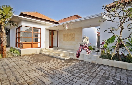 Kerobokan Hotel | Kubu Manggala Villas Seminyak