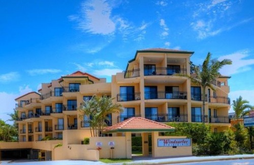 Biggera Waters Hotel | Windsurfer Resort