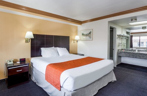 Norco Hotel | Howard Johnson by Wyndham Norco